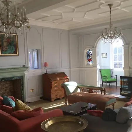 Fabulous 4 Bedroom Castle View *