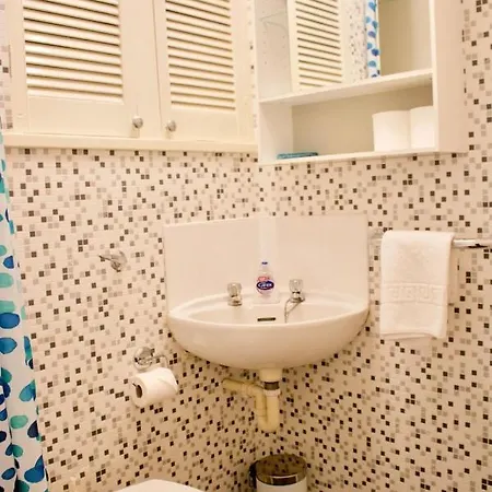 Bright & Charming 1 Bedroom Flat In Old Town