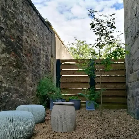 Mezzanine In Historic School Daire *