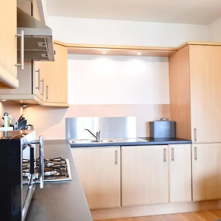 Beautiful Flat With 2 King Bedrooms *