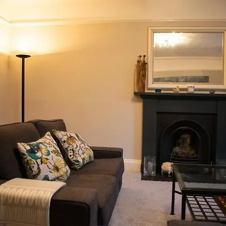 Appartement Homely And Traditional New Town Property-2 Bedroom *