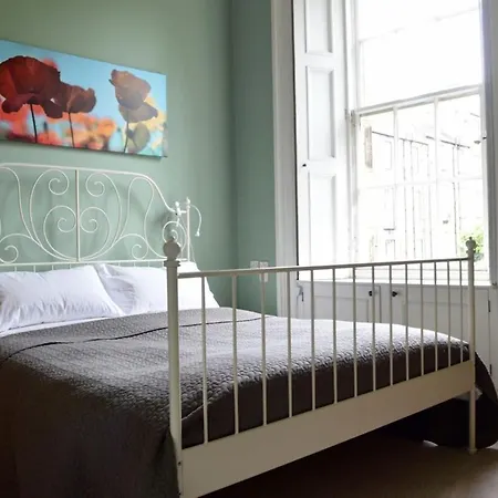 Grand New Town 2 Bedroom In Apartment *