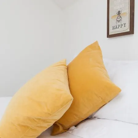 شقة Spacious 4 Bedroom Near Meadows *