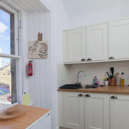 Charming City Centre Flat In