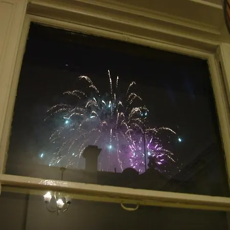 Cozy 2 Bedroom At Heart Of The Apartment Edinburgh