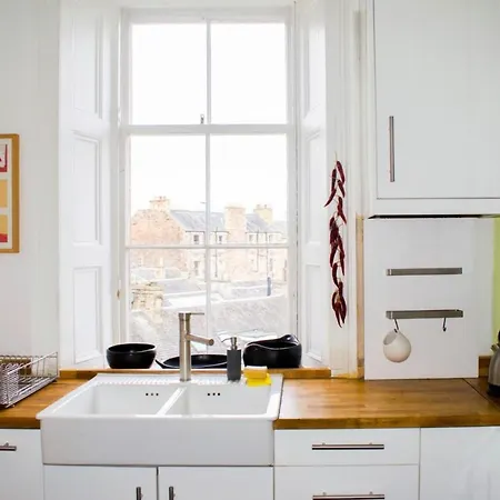 Stylish Four Bedroom Stockbridge Home! Sleeps 7 Διαμέρισμα Εδιμβούργο