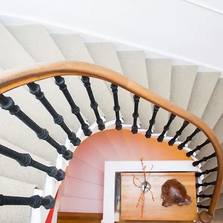 Stylish Four Bedroom Stockbridge Home! Sleeps 7 Διαμέρισμα
