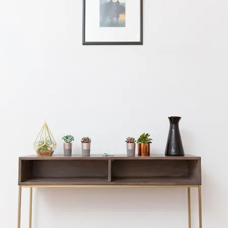 Beautifully Modernised New Town