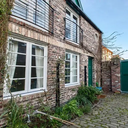 Gorgeous In Vibrant Leith - Sleeps 6 Holiday home