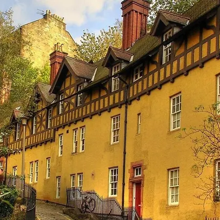 Bright & Stylish West End Sleeps 2-4 *