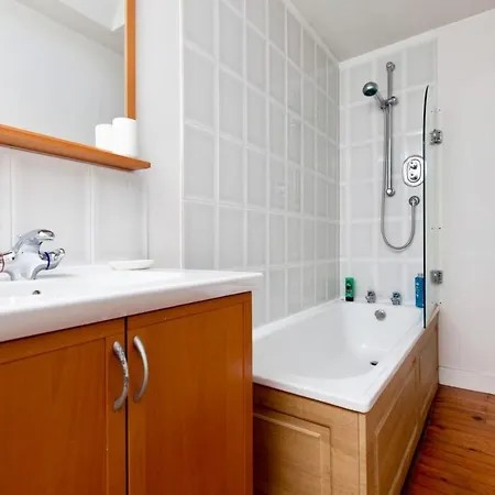 Gorgeous In Vibrant Leith - Sleeps 6 Holiday home
