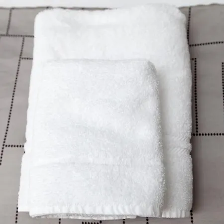 Holyrood - Luxury With Parking *