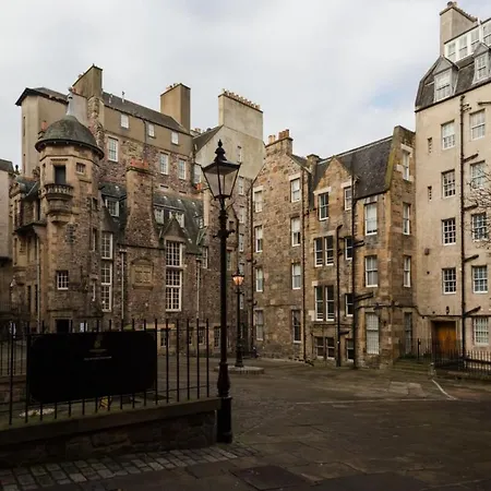 Modern Studio On Royal Mile Great For Castle *