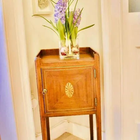 아파트 Period On Castle Street