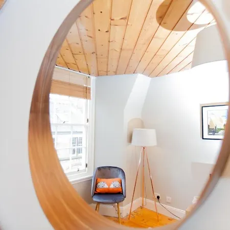Bright Central Flat - With Stunning Views Apartment