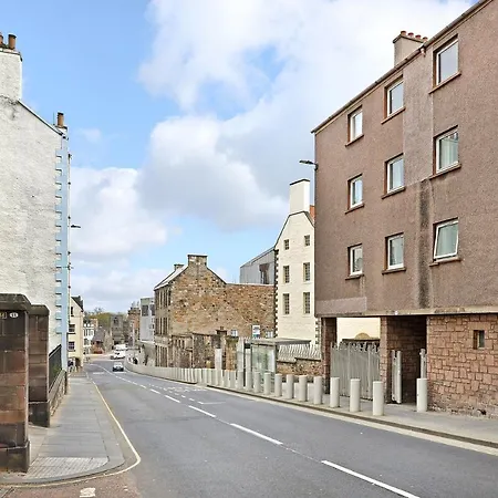 Joivy Contemporary Royal Mile With Balcony *