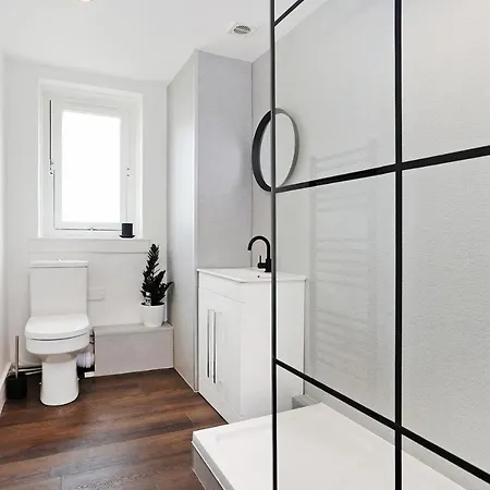 Joivy Contemporary Royal Mile With Balcony *