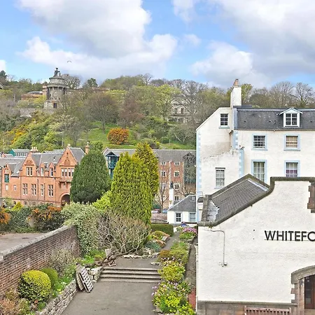 Joivy Contemporary Royal Mile With Balcony