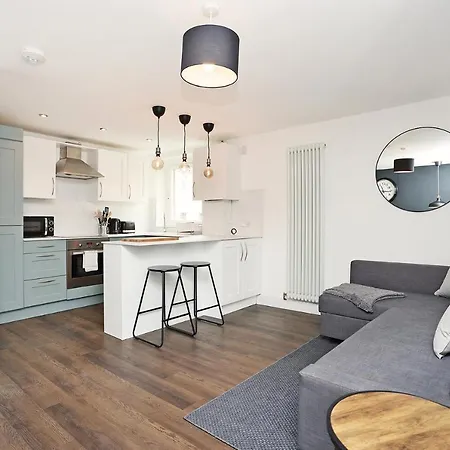 Joivy Contemporary Royal Mile With Balcony *