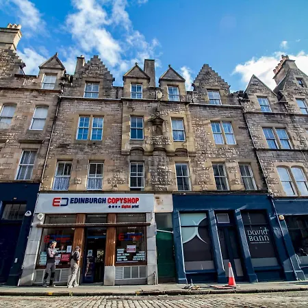 Bright And Cosy Flat At The Heart Of The Old Town - Pass The Keys *