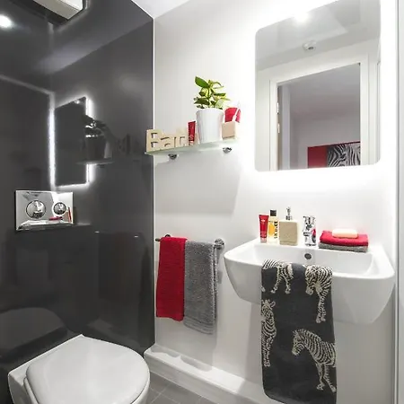 Yugo Explore - Arran House エディンバラ