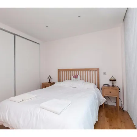 Elegant And Modern In Central Εδιμβούργο