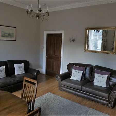 Old Town 163 * Edinburgh