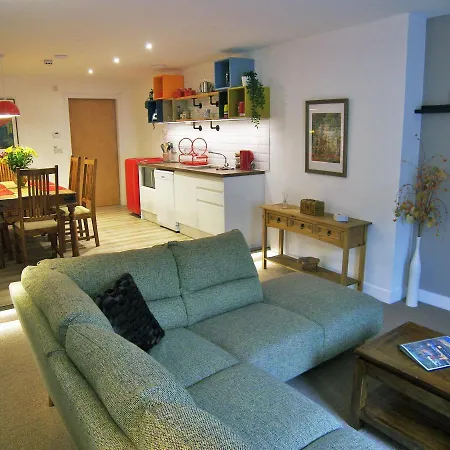 Beaverhall Apartment *