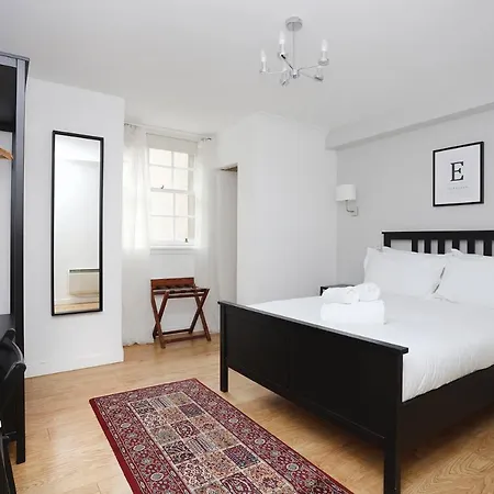 Joivy 1 Bed Flat, Heart Of Grassmarket * Edinburgh