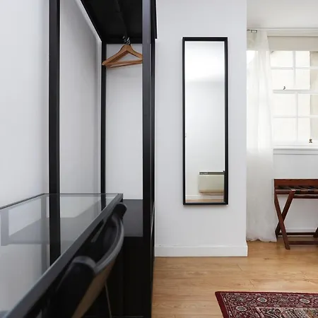 Joivy 1 Bed Flat, Heart Of Grassmarket *