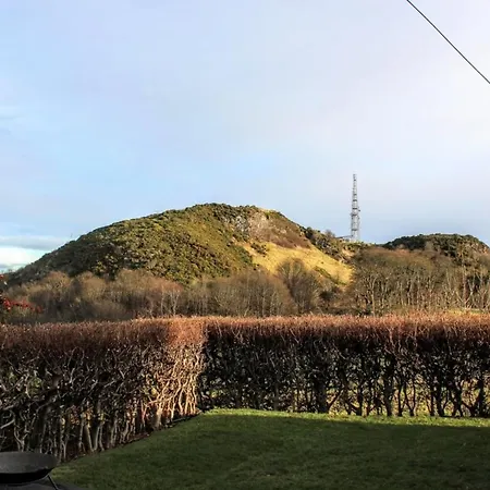 Beautiful With Castle Views And Garden And Parking * Edimburgo