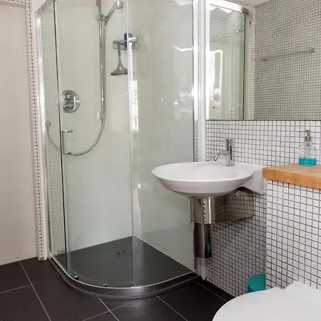 The David Hume Апартаменты *