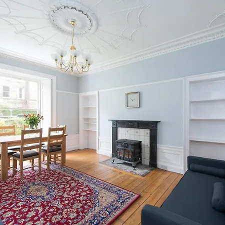 شقة 5 Bedrooms Central *