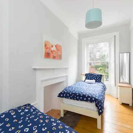 5 Bedrooms Central