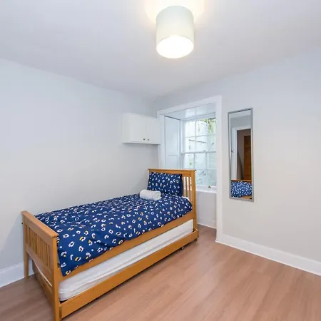 5 Bedrooms Central شقة إدنبرة