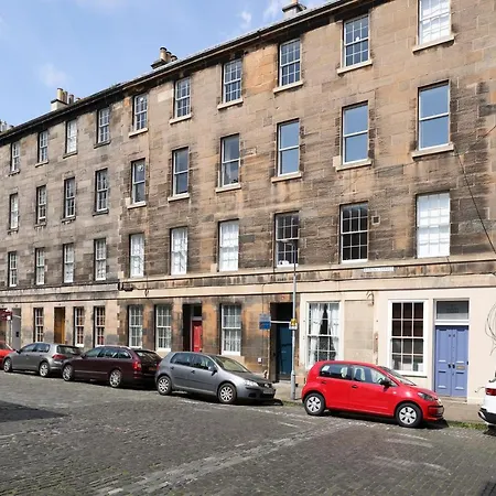 Altido Stunning 1-bed Maisonette In The New Town