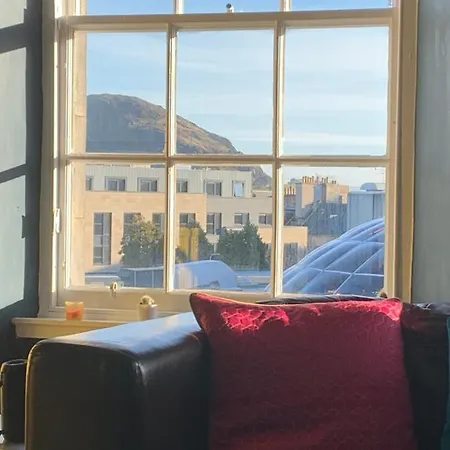 Delightful Sunny Flat
