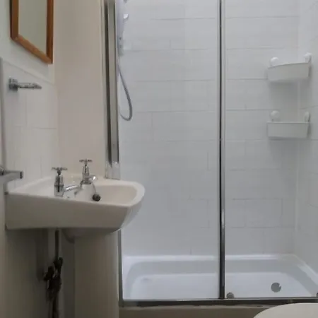 Lauriston Central Skylight Roomz ゲストハウス