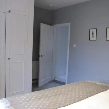 2 Chessels Court, Flat 3 Lägenhet Edinburg