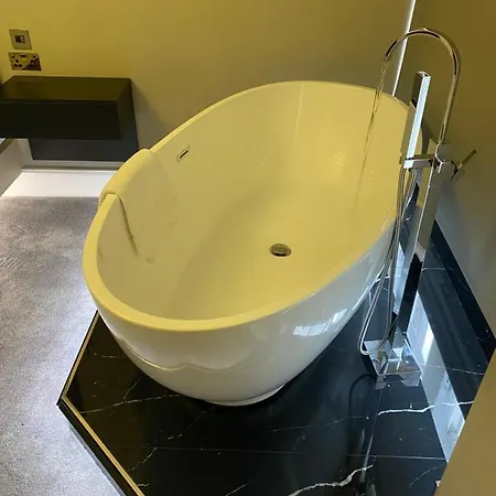 Luxury Royal Mile Boutique 2bedroom * Edimburgo
