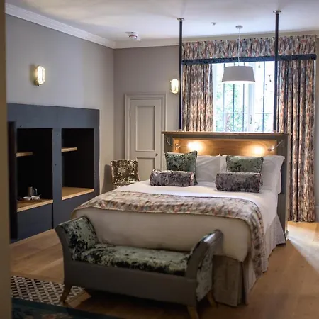 No11 Boutique & Brasserie Hotell