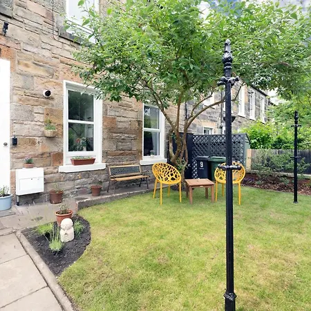Cozy With Character Cochrane At Leith Links Park Apartman *
