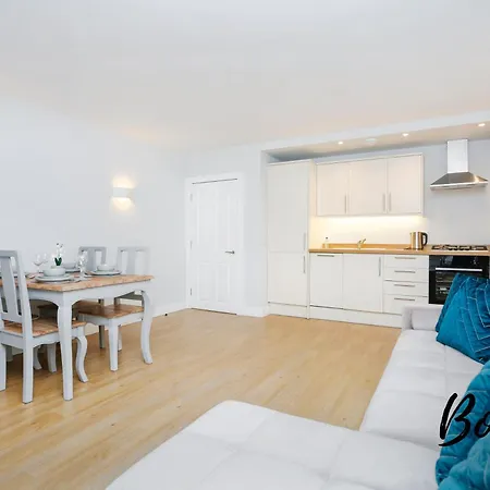 New Town 3br-2ba, On Rose Street - Free Parking By Bonjour Residences