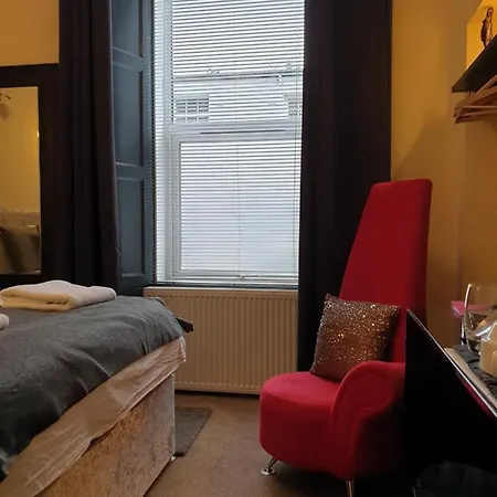 Lower Gilmore Place * Edinburg