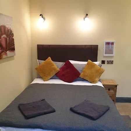 Lower Gilmore Place *