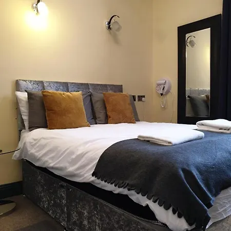 Lower Gilmore Place *