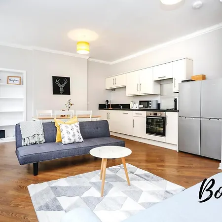 Apartment Bright New Town 2br-1ba, 1 Min To George St - Free Parking By Bonjour Residences *