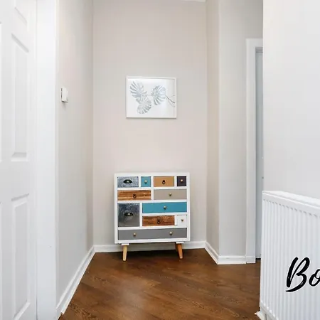 Apartment Bright New Town 2br-1ba, 1 Min To George St - Free Parking By Bonjour Residences *