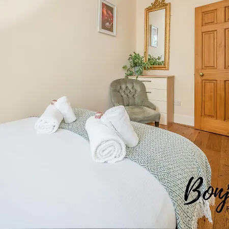 דירה Georgian West End Main Door 2br-1ba, Near Eicc By Bonjour Residences *
