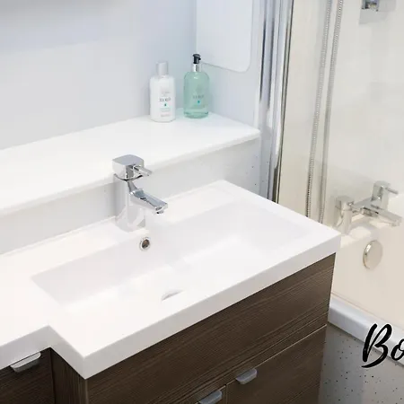 New Town 3br-2ba, On Rose Street - Free Parking By Bonjour Residences شقة إدنبرة